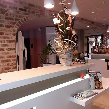 Szálloda De La Paix 3*