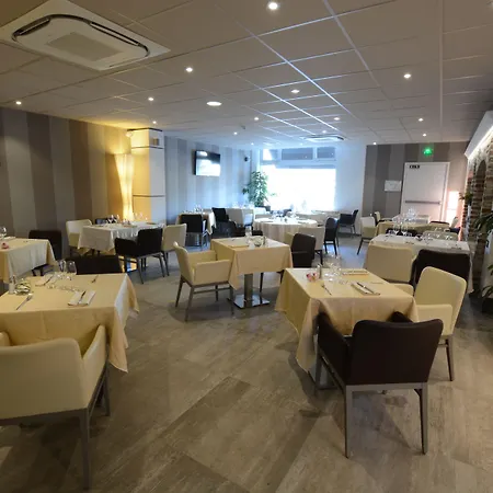 De La Paix Hotel 3*